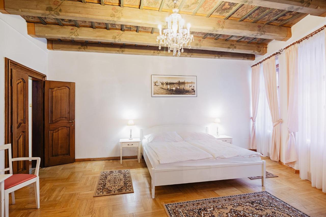 U Cerneho Medveda- At The Black Bear Apartment Prague Exterior photo