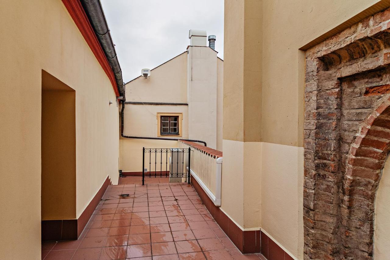 U Cerneho Medveda- At The Black Bear Apartment Prague Exterior photo
